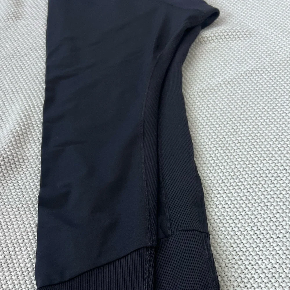 ALO Yoga Men's Dark Leggings